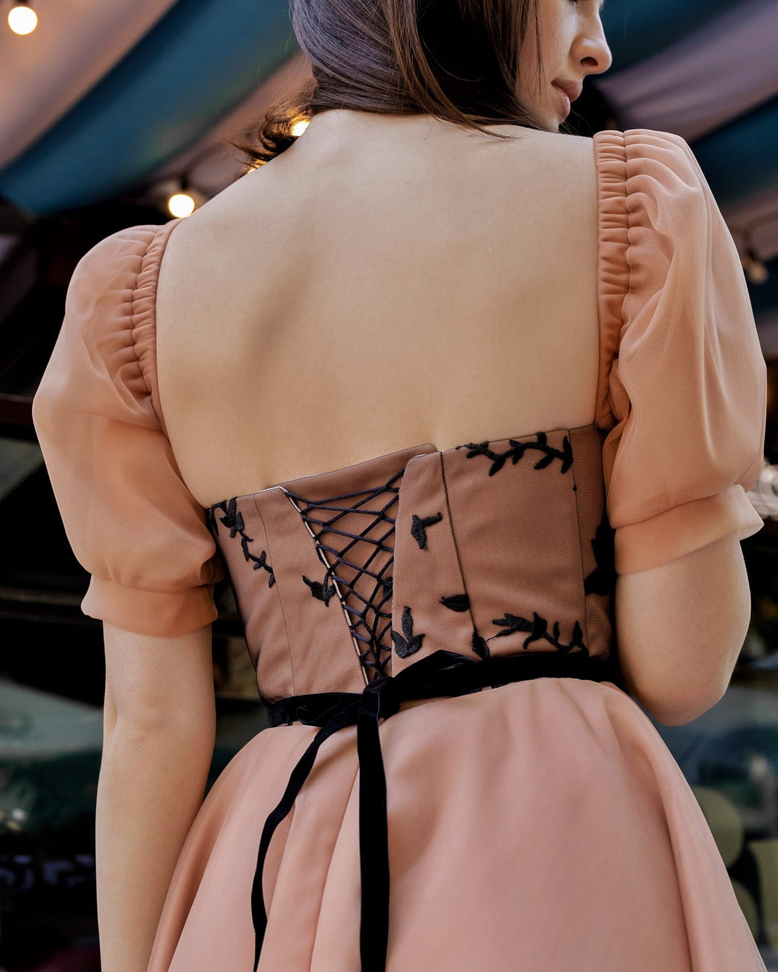 Rochie elegantă de ocazie midi cu corset din dantelă - BELLADRESS